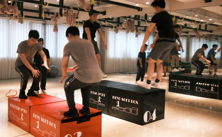 TIDAL Fitness 場館內的功能性訓練情境