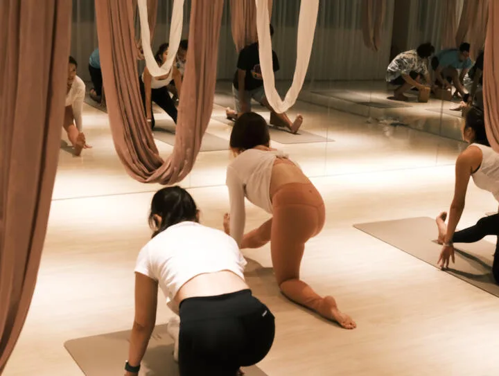 TIDAL Fitness 明亮的團體與伸展訓練空間